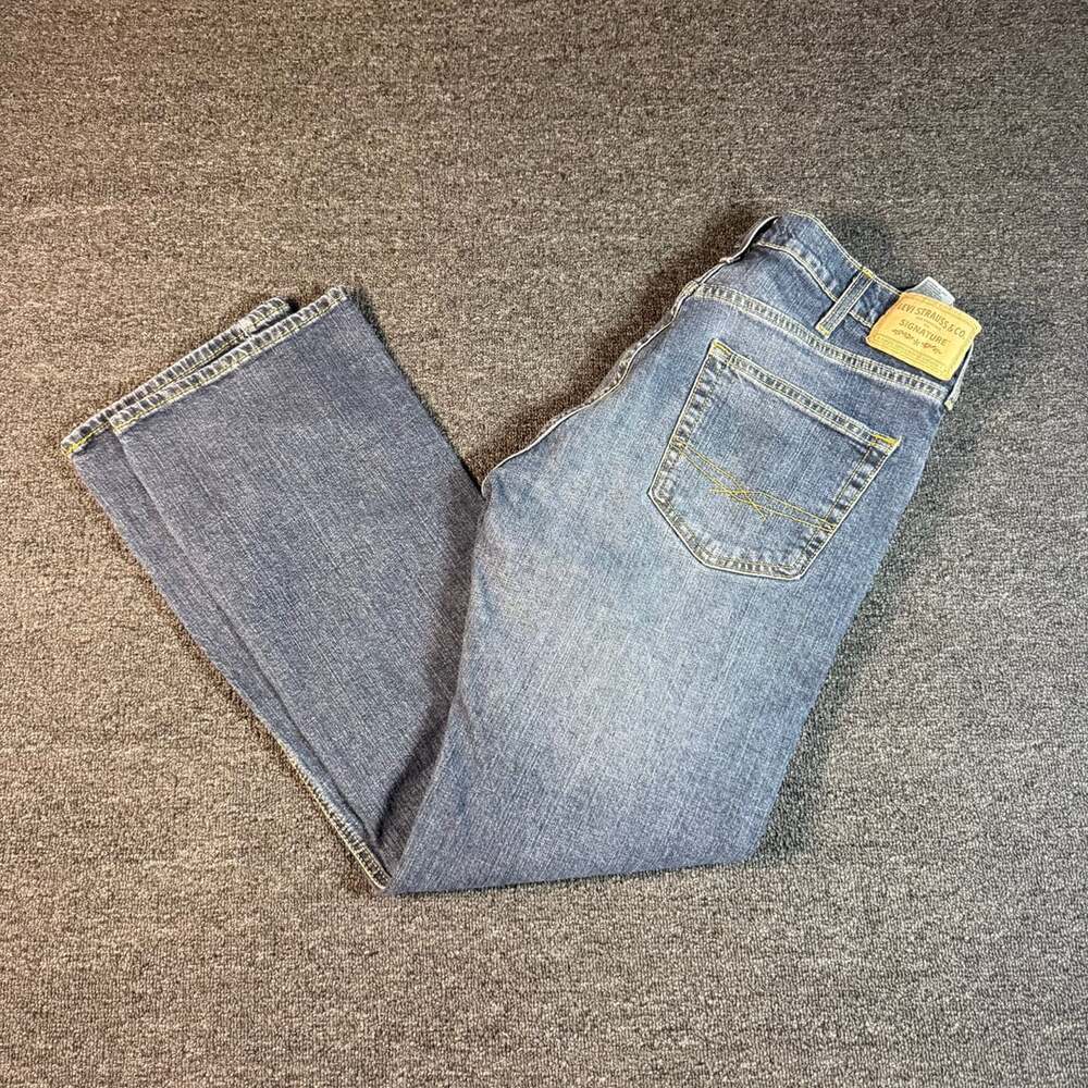 Levi Strauss Signature Bootcut Jeans Size W33 L30 Blue Denim